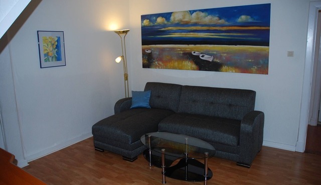 Bright 2 bedroom apartment with a forest view
