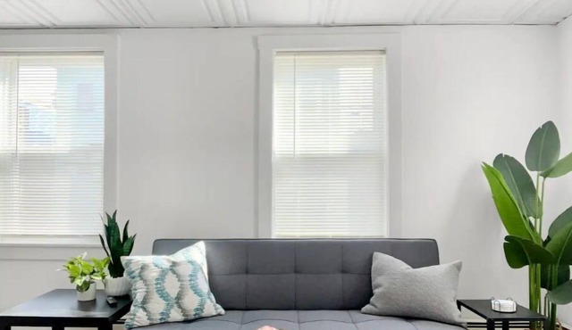 Bright 2BR by Boston Waterfront