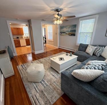 Bright 2BR by the Beach & Near Historic Salem