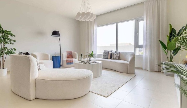 Bright 2BR w/Spacious Balcony in Dubai South!