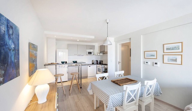 Bright 3-room apartment with terrace and parking