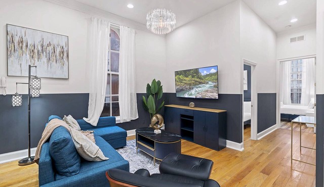 Bright 3BD Apt Near Franklin Sq Old City Sleeps 8