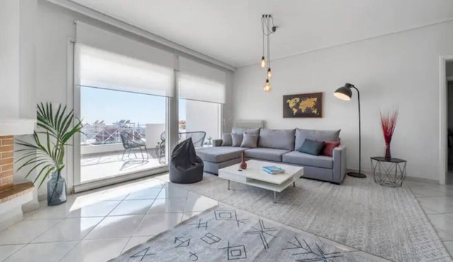 Bright 3bdr Apt with Roofgarden, Jacuzzi