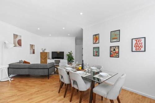 Bright 3BR Home Near Perth CBD, Airport, Stadium