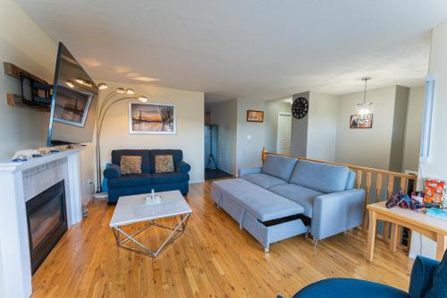 Bright 3BR Upper Suit, 23 min to Jasper NP