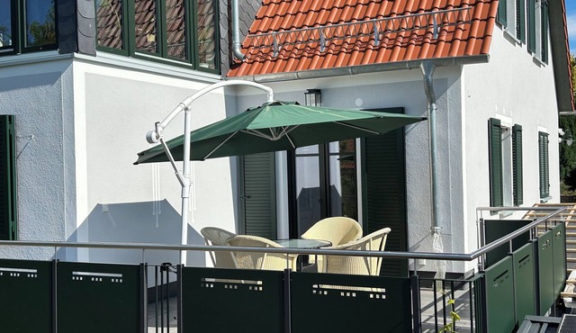 Bright 87 sqm with Rhön view & sun terrace, city bus & A7 connection