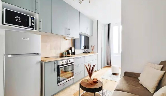 Bright, air-conditioned cocoon just a stone's throw from Bastille