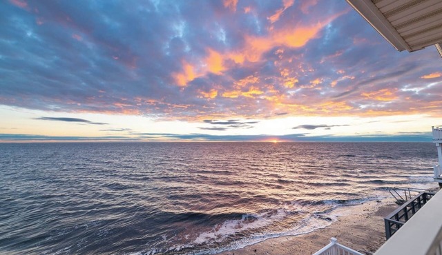 Bright and beautiful home on the Delaware Bay