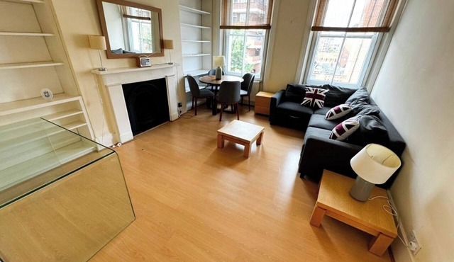 Bright and Comfortable Stockwell Flat Convenient Location