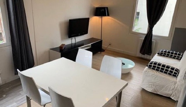 Bright and comfortable apartment close to Disney