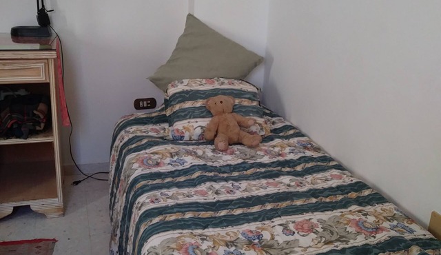 Bright and comfortable private room for girls in Tunis