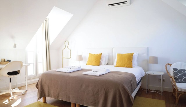 Bright and comfortable duplex apartment in a quiet and typical Lisbon neighborhood.