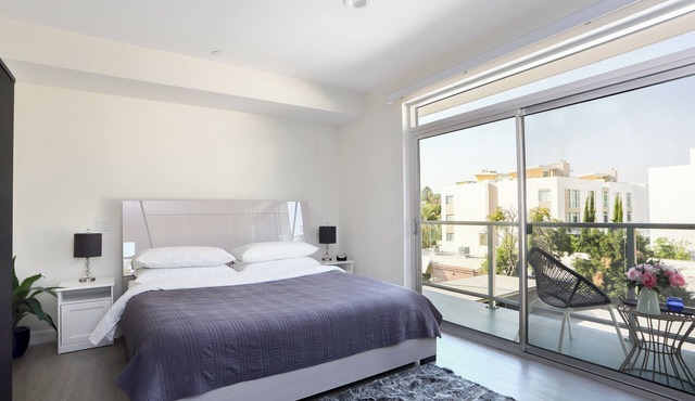 Bright and Comfy Studio in Downtown Pasadena