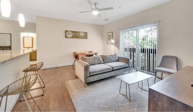 Bright and Designed 2BR in Walkable Plaza Midwood