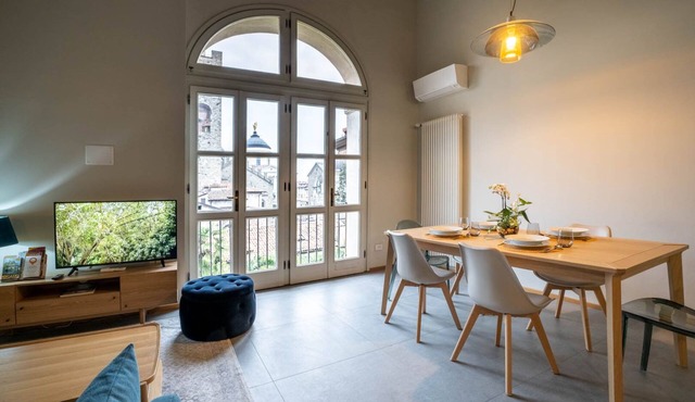 Bright and exclusive apartment in the heart of Città Alta renovated to new