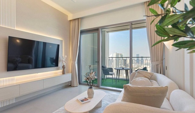 Bright and Exquisite 1-Bedroom in Downtown views 2