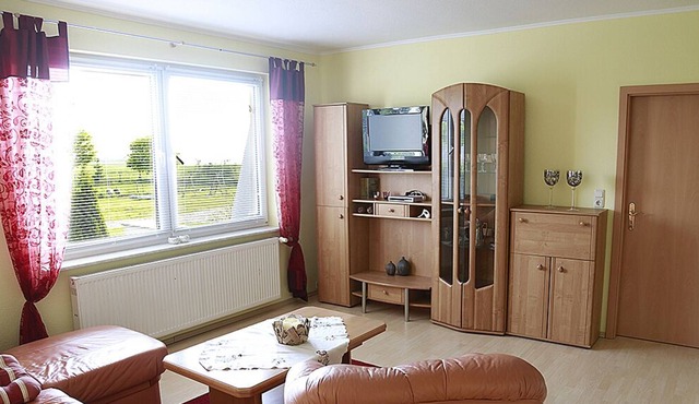 bright and friendly apartment overlooking the Lake Kummerow, single storey