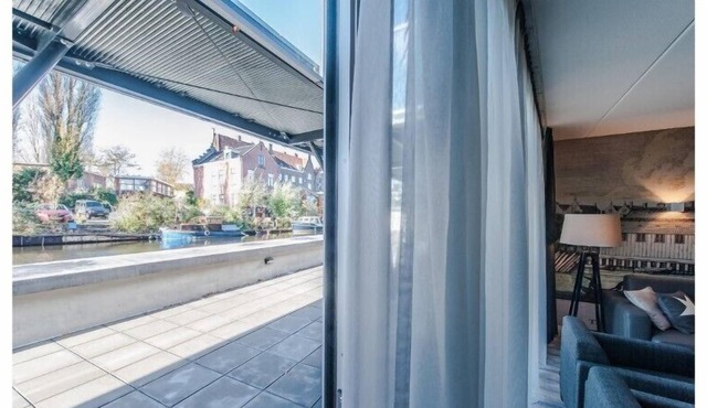 Bright and modern two bedroom apartment with canal view.