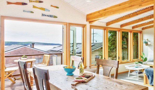 Bright and modern - Water views - Close to beach
