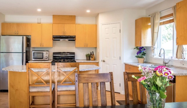 Bright And Spacious 3-Bedroom West Coast Rancher