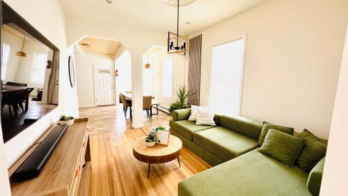 Bright and Spacious 3BR Near Boston Free Parking