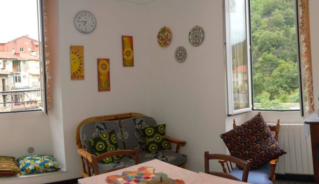 Bright and welcoming apartment in the historic center of Pieve di Teco