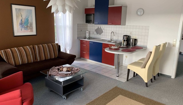 Bright apartment (48 sqm) for up to 4 people with terrace and view over the Saale valley