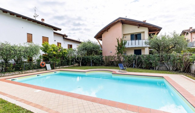 Bright apartment 'Bluemoon' with Pool, Wi-Fi and Air Conditioning