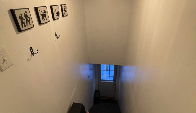 Bright apartment close to downtown.