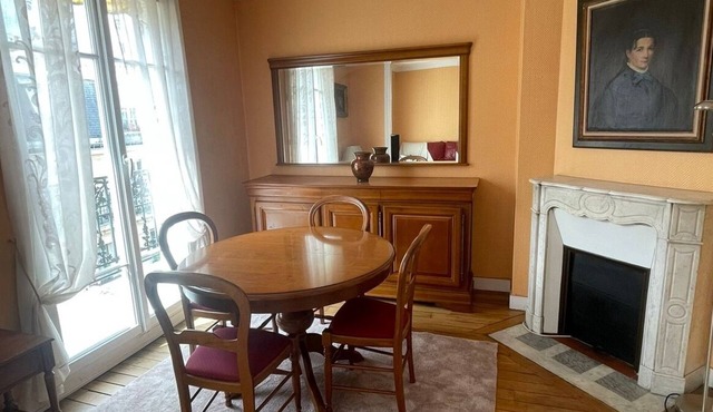 Bright Apartment with Balcony - Paris 14th, Alésia