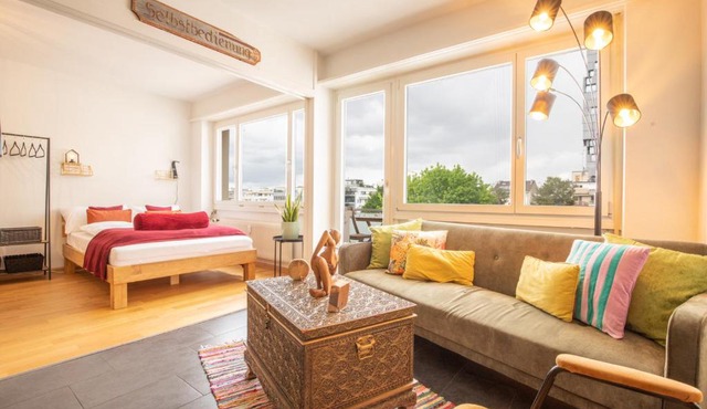 Bright Apartment with Balcony near SBB - Special MODERN LISA Apartment, Basel, up to 4 guests