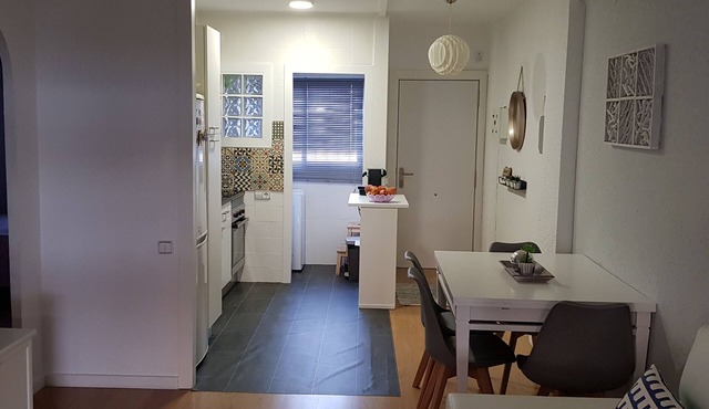 Bright apartment with Parking, two minutes from the beach