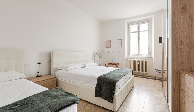 Bright APT only 150m from Cà Granda M5 stop!