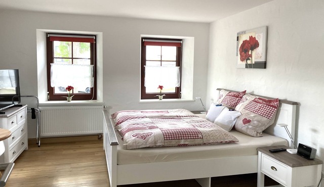 Bright, beautiful double room with a wide view in a quiet location