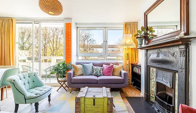 Bright & Bold Hackney Escape