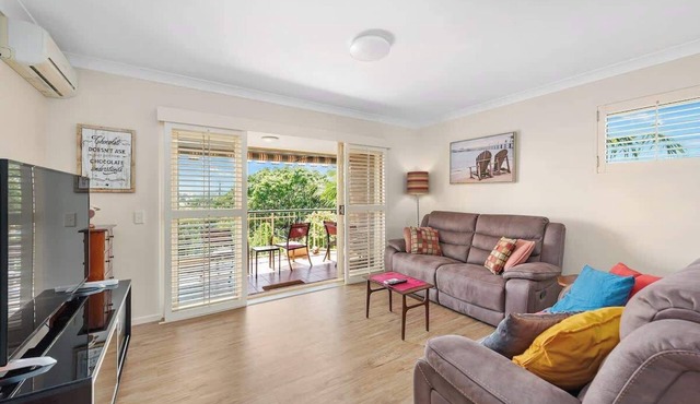 Bright & Breezy ~ 2 Bed/2 Bath/1 Car/Views!