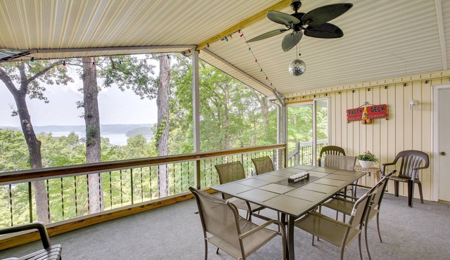 Bright Byrdstown Home w/Views of Dale Hollow Lake