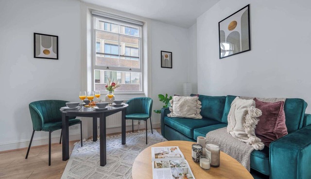 Bright Central 1BR 1BA steps from Oxford Street