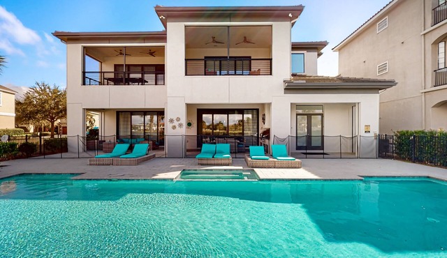 Bright Chic Oasis with Private Pool and Spa at Reunion