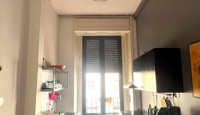 Bright, comfortable and inexpensive private rooms, 10 min from the historic center!