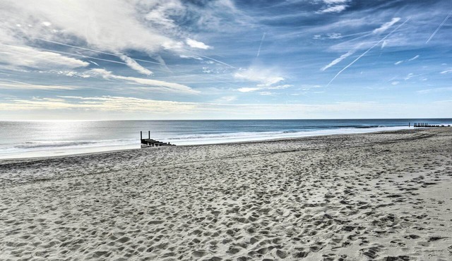 Bright Condo Half-Block to Cape May Beach!