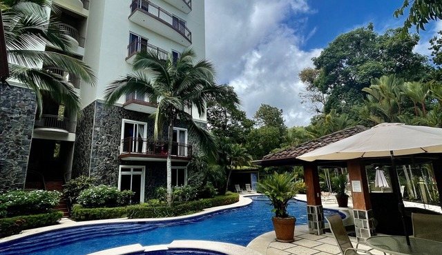 Bright Condo with great pool in La Torre Next to Los Suenos
