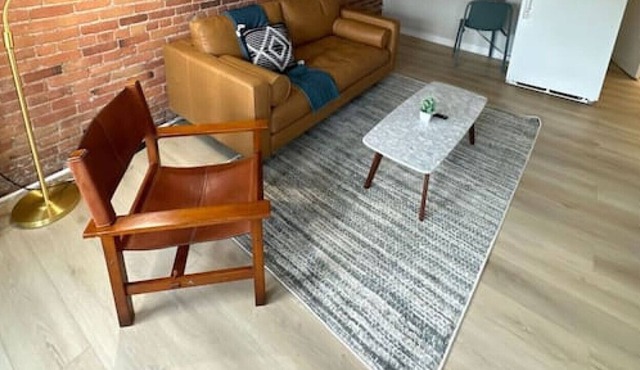 Bright & Cozy Studio Apartment