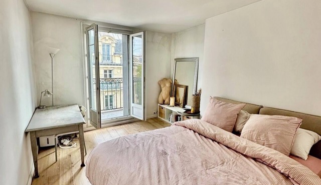 Bright duplex 76m² with 3 balconies - Metro Dugommier
