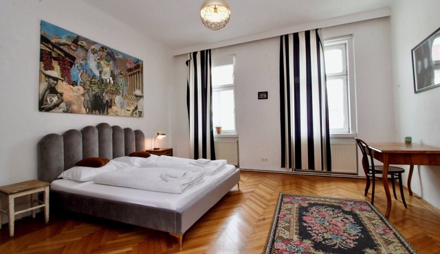 BRIGHT ELEGANT FLAT in Center