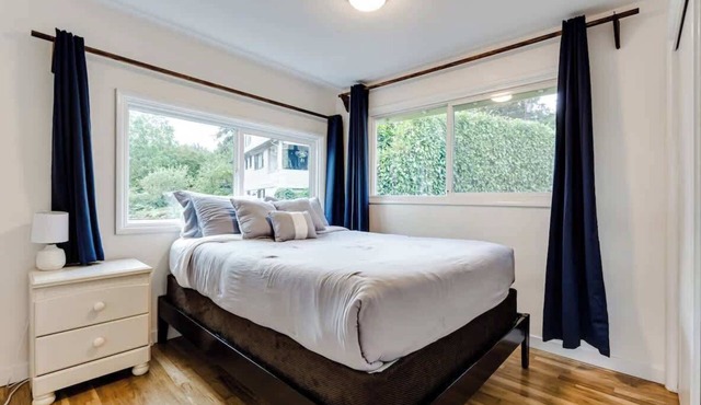 Bright Eugene Retreat Near UO, Hayward & Autzen