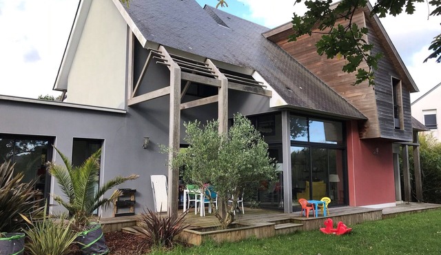 Bright family home between sea and Brière