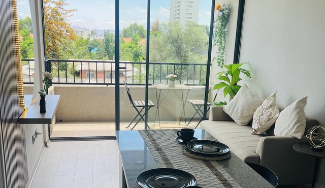 Bright, fully equipped apartment, ideal for couples.