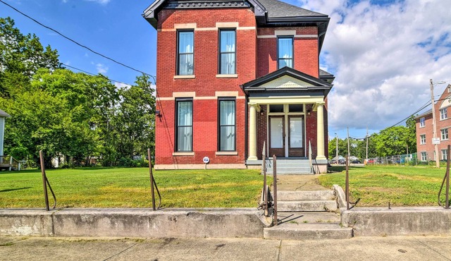 Bright Louisville Home, ~ 2 Mi to Downtown!