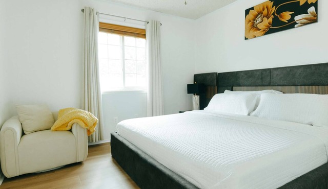 Bright Modern 2BR Near SFA | Family Friendly